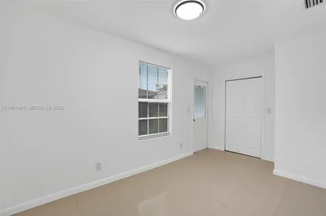 6761 SW 13th Terrace Miami FL 33144