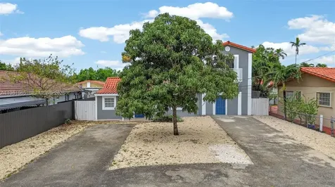 6761 SW 13th Terrace Miami FL 33144