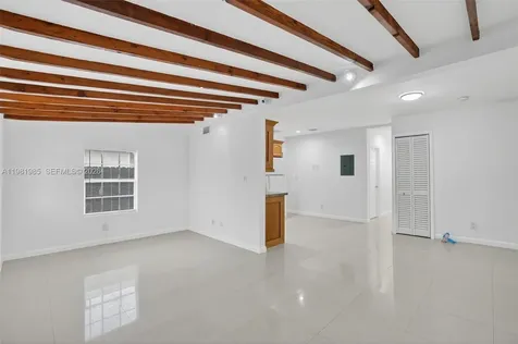 6761 SW 13th Terrace Miami FL 33144