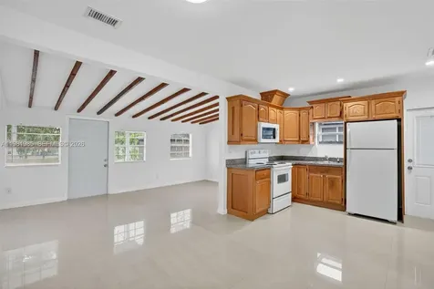 6761 SW 13th Terrace Miami FL 33144