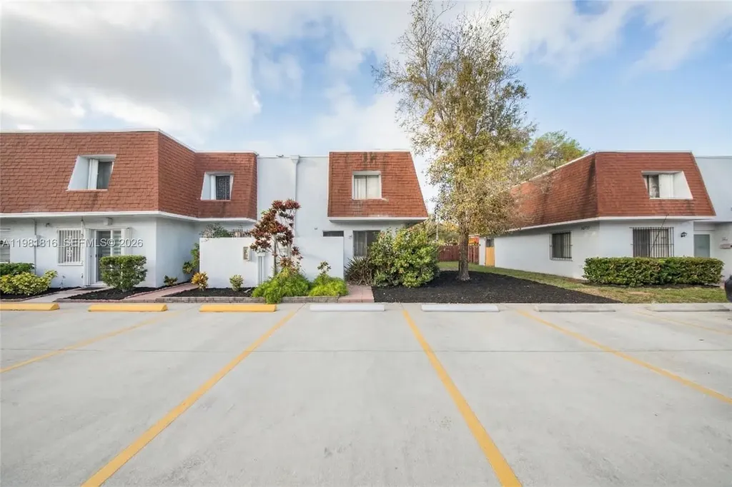 10710 NW 7th Street Miami FL 33172