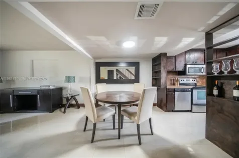 10710 NW 7th Street Miami FL 33172