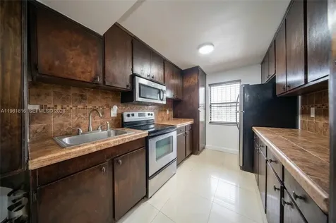 10710 NW 7th Street Miami FL 33172