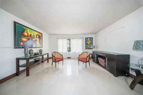 10710 NW 7th Street Miami FL 33172