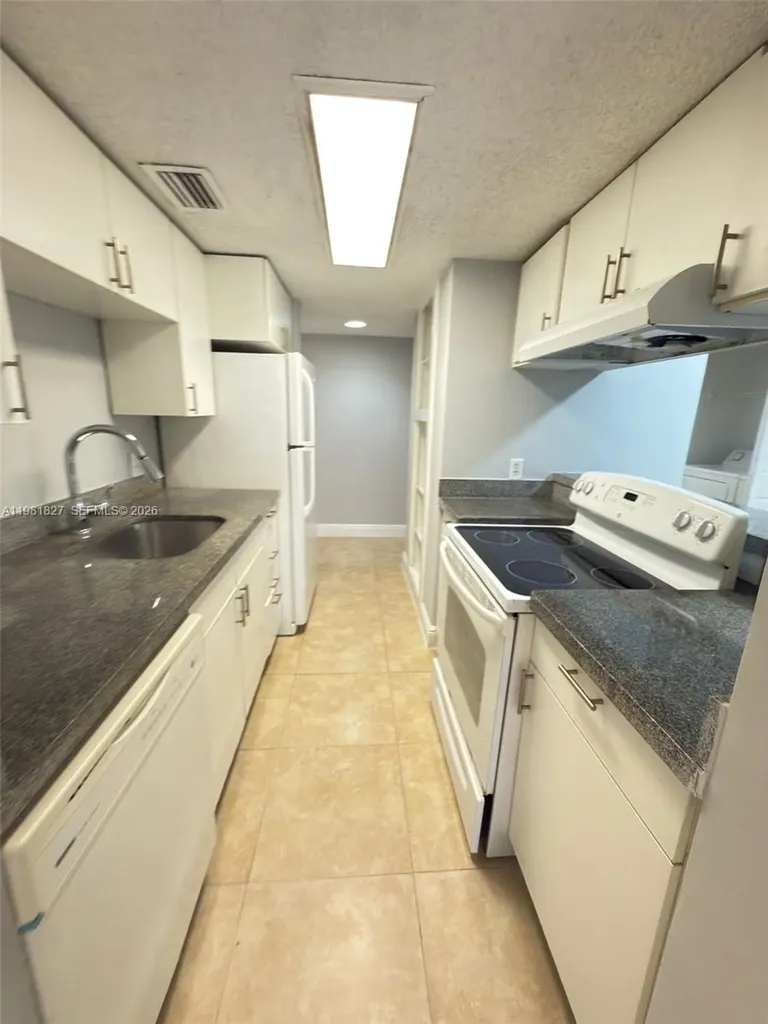 4521 W Mcnab Road Pompano Beach FL 33069