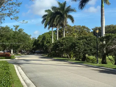 2757 Center Ct Drive Weston FL 33332