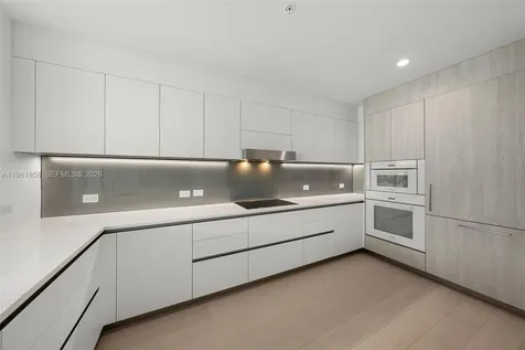 9221 E Bay Harbor Drive Bay Harbor Islands FL 33154