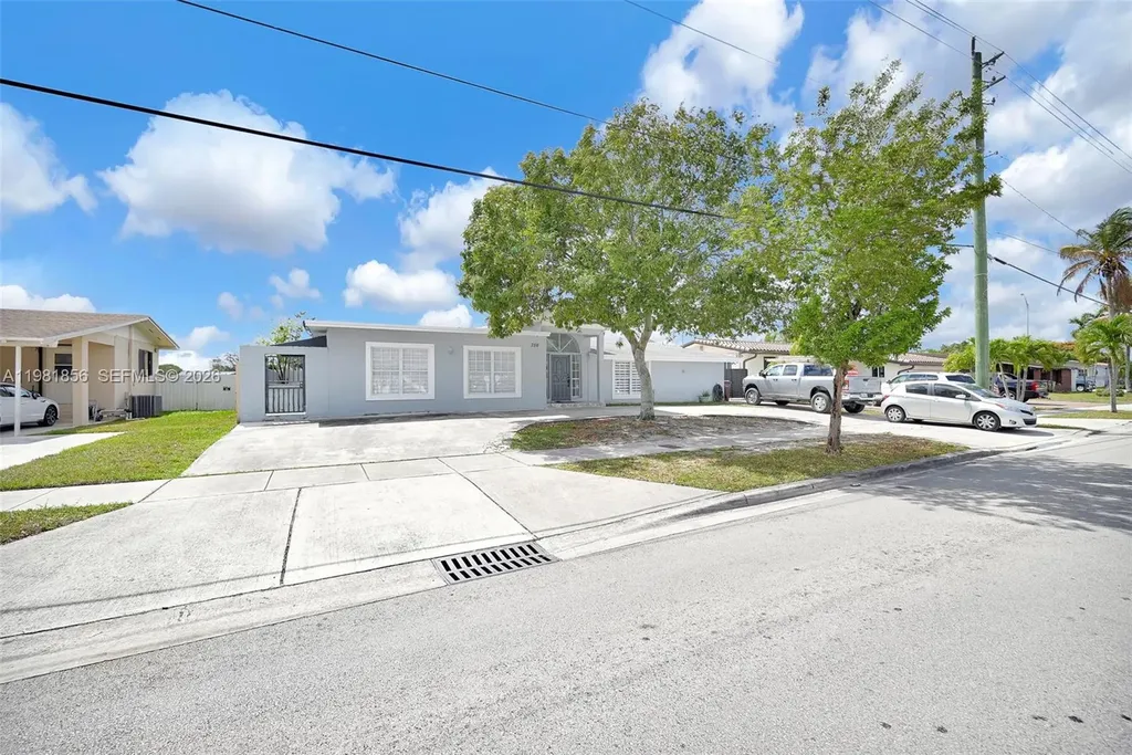 756 W 53rd Street Hialeah FL 33012
