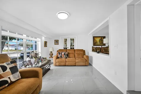 756 W 53rd Street Hialeah FL 33012