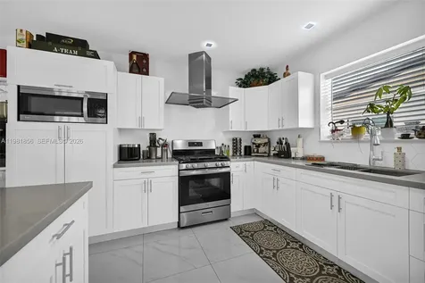 756 W 53rd Street Hialeah FL 33012