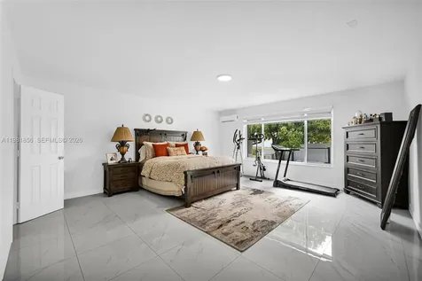 756 W 53rd Street Hialeah FL 33012
