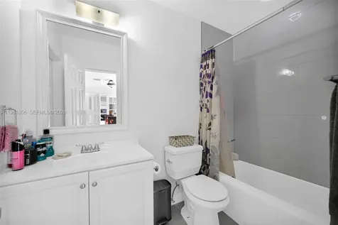 756 W 53rd Street Hialeah FL 33012