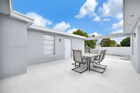 756 W 53rd Street Hialeah FL 33012