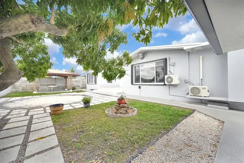 756 W 53rd Street Hialeah FL 33012