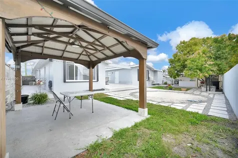 756 W 53rd Street Hialeah FL 33012