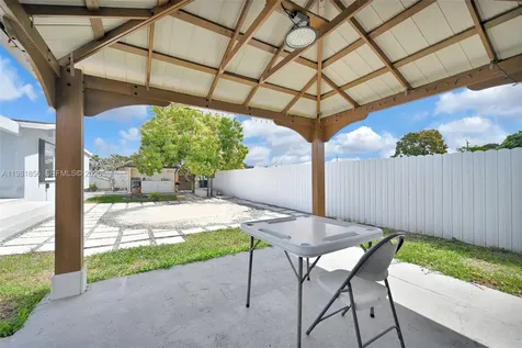 756 W 53rd Street Hialeah FL 33012