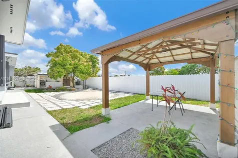 756 W 53rd Street Hialeah FL 33012