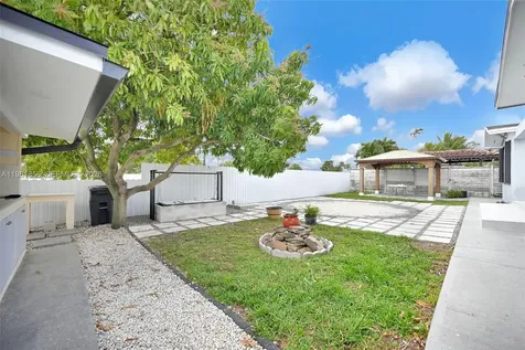 756 W 53rd Street Hialeah FL 33012