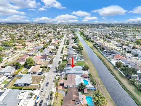 756 W 53rd Street Hialeah FL 33012