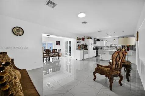 756 W 53rd Street Hialeah FL 33012