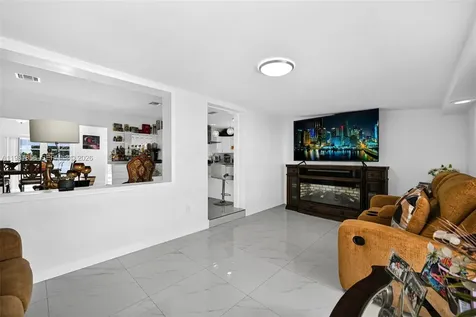 756 W 53rd Street Hialeah FL 33012
