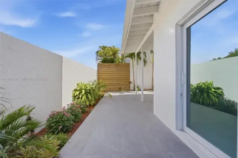 13911 SW 100th Lane Miami FL 33186