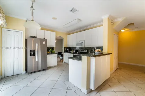 200 SW 87th Path Miami FL 33174