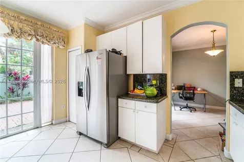 200 SW 87th Path Miami FL 33174