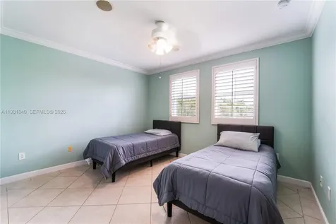 200 SW 87th Path Miami FL 33174