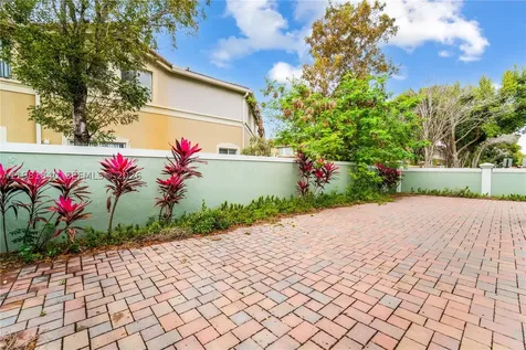 200 SW 87th Path Miami FL 33174
