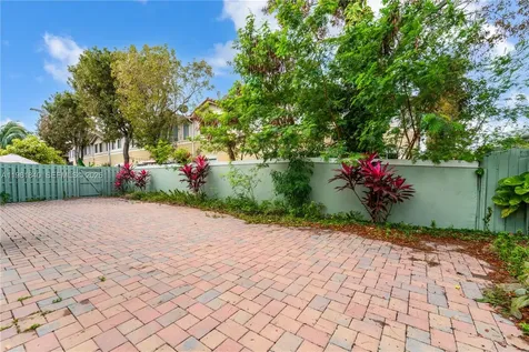 200 SW 87th Path Miami FL 33174