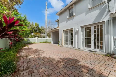 200 SW 87th Path Miami FL 33174