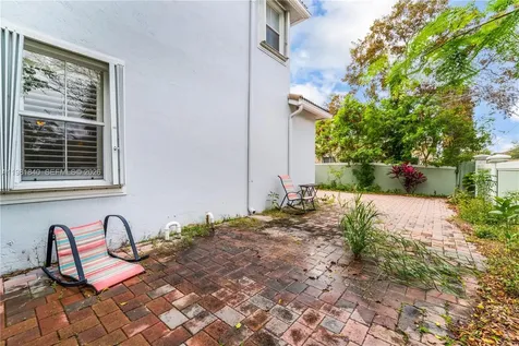 200 SW 87th Path Miami FL 33174