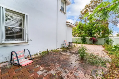 200 SW 87th Path Miami FL 33174