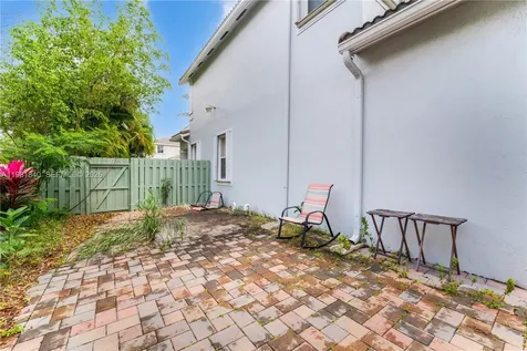 200 SW 87th Path Miami FL 33174