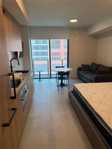 121 NE 5th Street Miami FL 33132