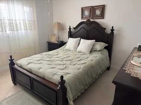450 Paradise Isle Boulevard Hallandale Beach FL 33009