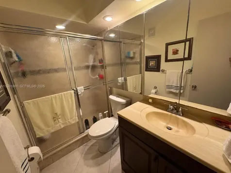 450 Paradise Isle Boulevard Hallandale Beach FL 33009