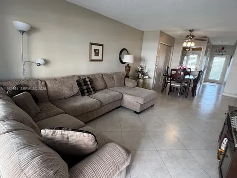 450 Paradise Isle Boulevard Hallandale Beach FL 33009