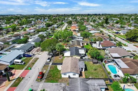11331 NW 37th Street Sunrise FL 33323