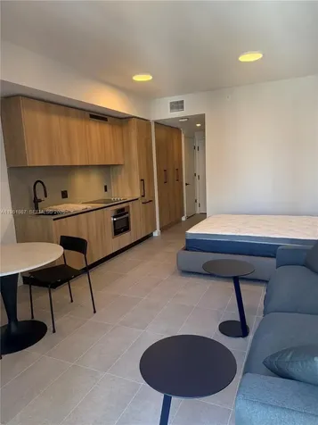 121 NE 5th Street Miami FL 33132