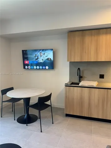 121 NE 5th Street Miami FL 33132