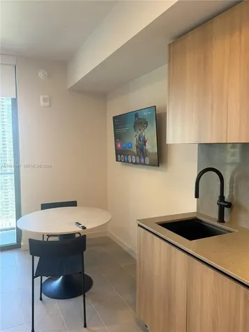 121 NE 5th Street Miami FL 33132