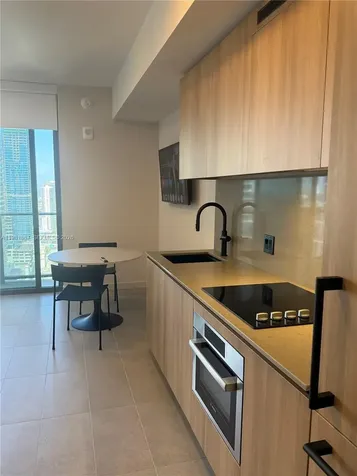 121 NE 5th Street Miami FL 33132