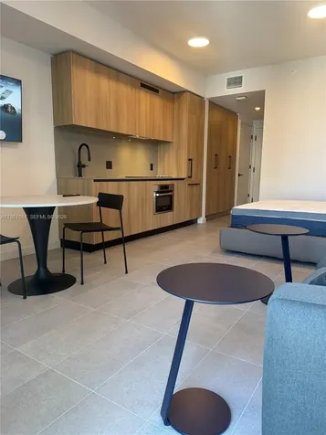 121 NE 5th Street Miami FL 33132