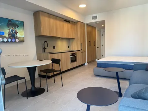 121 NE 5th Street Miami FL 33132