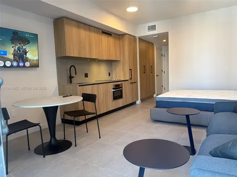 121 NE 5th Street Miami FL 33132