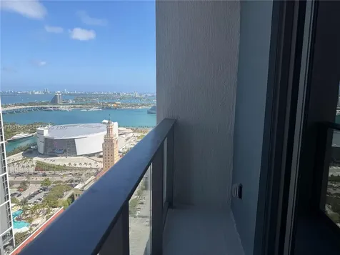 121 NE 5th Street Miami FL 33132