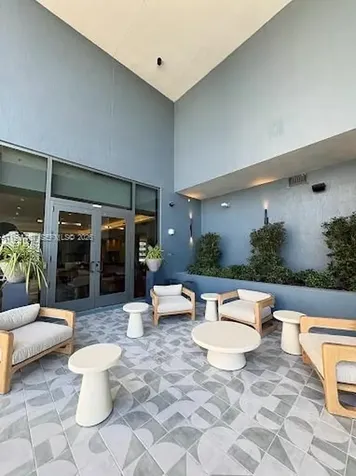 121 NE 5th Street Miami FL 33132