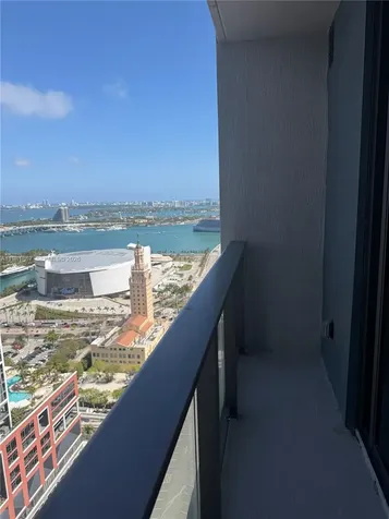 121 NE 5th Street Miami FL 33132